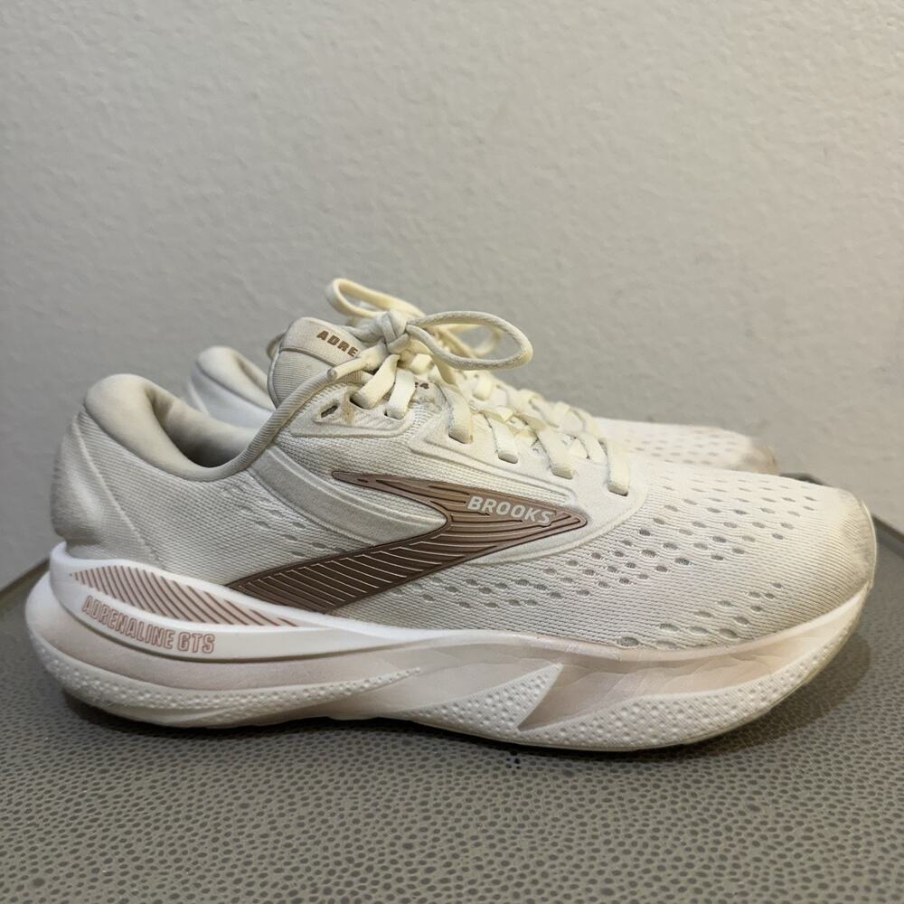 Women's Brooks Adrenaline GTS 24, Coconut/Rose Gold/White, 7.5 B Medium US